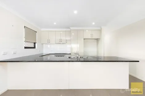 Property photo of 3/15 Whitney Street Emerald QLD 4720