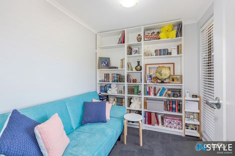 Property photo of 10 Webber Place Karabar NSW 2620