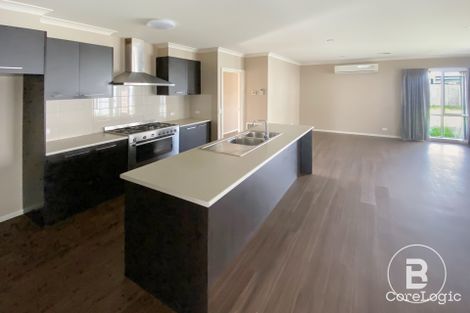 Property photo of 8 Goldwood Drive Alfredton VIC 3350