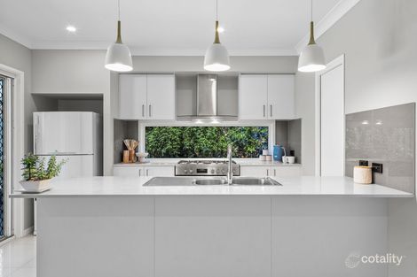 Property photo of 6 Grasstree Place Ningi QLD 4511