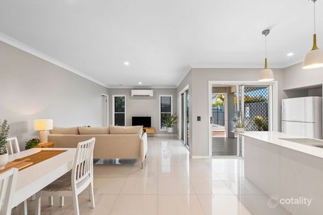 Property photo of 6 Grasstree Place Ningi QLD 4511