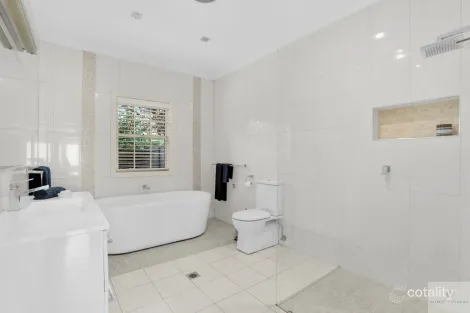 Property photo of 2 Ettlesdale Road Spring Farm NSW 2570