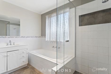 Property photo of 19 Bronte Court St Albans Park VIC 3219
