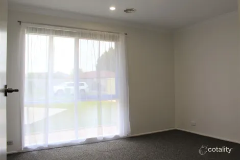 Property photo of 1/15 Plateau Crescent Hampton Park VIC 3976