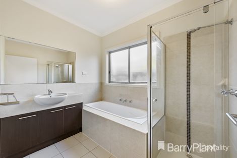 Property photo of 21 Amaryllis Parade Tarneit VIC 3029