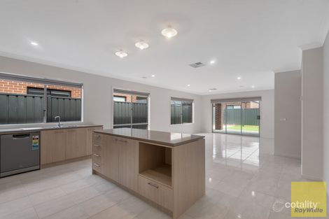 Property photo of 13 Nabro Street Truganina VIC 3029