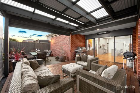 Property photo of 8 Castillo Avenue Clyde North VIC 3978