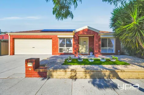 Property photo of 19 Mackellar Drive Roxburgh Park VIC 3064