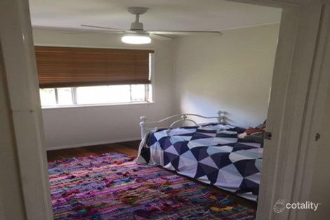 Property photo of 66 Dobbs Street Holland Park West QLD 4121