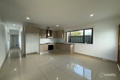 1 Cyclamen Pl, Macquarie Fields, NSW 2564