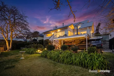 35 GARIBALDI ST, ARMIDALE, NSW 2350