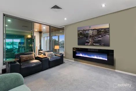 Property photo of 36 Onshore Place Helensvale QLD 4212