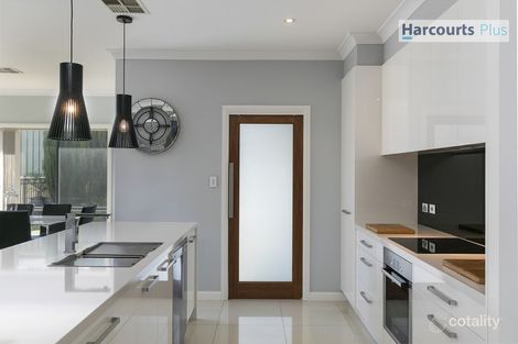 Property photo of 2 Wildi Court Hallett Cove SA 5158