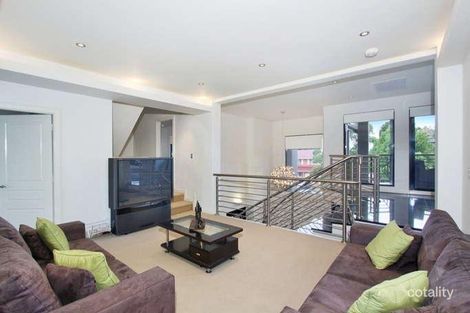 Property photo of 1 Brookpine Place West Pennant Hills NSW 2125