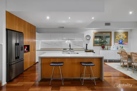 Property photo of 36 Onshore Place Helensvale QLD 4212