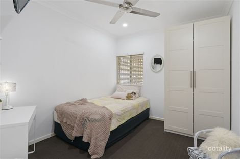 Property photo of 8 Glenlyn Street Wynnum West QLD 4178
