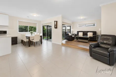 Property photo of 12 Stonegate Drive Wollert VIC 3750