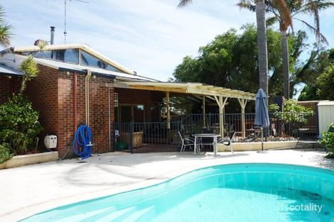 4 Yorrell Pl, Halls Head, WA 6210