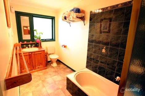 Property photo of 16 Fairway Road Emerald VIC 3782