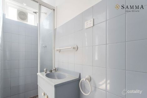 Property photo of 10/11 Marine Parade St Kilda VIC 3182