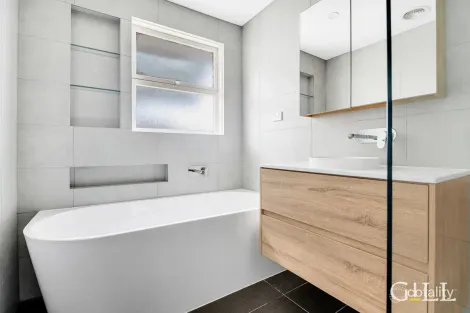 Property photo of 8 Mark Court Hampton Park VIC 3976