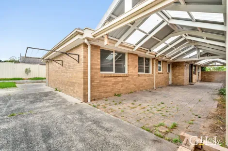 Property photo of 8 Mark Court Hampton Park VIC 3976