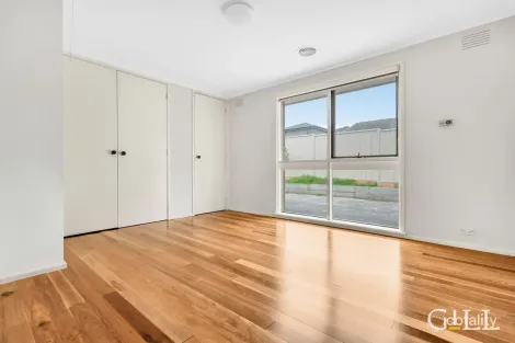 Property photo of 8 Mark Court Hampton Park VIC 3976