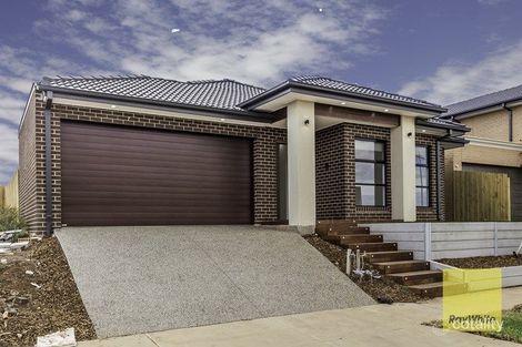 Property photo of 34 Hodgson Avenue Tarneit VIC 3029