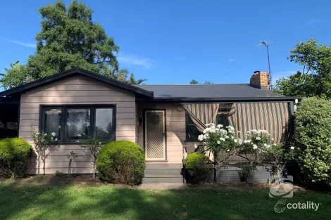 404 Bessie Creek Rd, Nar Nar Goon North, VIC 3812
