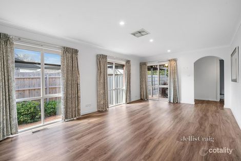 Property photo of 2/2A Wooddale Grove Mitcham VIC 3132