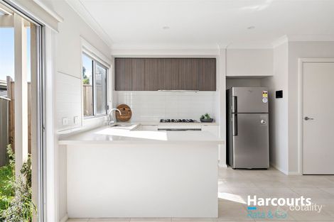 Property photo of 6 Wiseman Walk Wollert VIC 3750