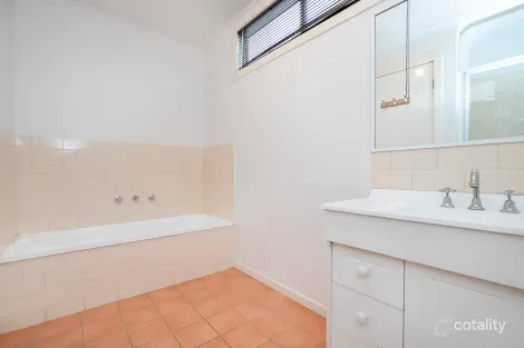 Property photo of 3/2 Silvertree Avenue Delahey VIC 3037