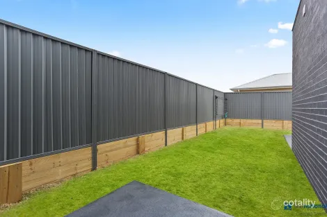 Property photo of 288A Thirlmere Way Thirlmere NSW 2572