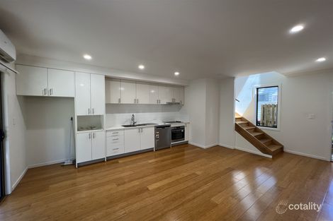 Property photo of 3/1210 Logan Road Holland Park West QLD 4121