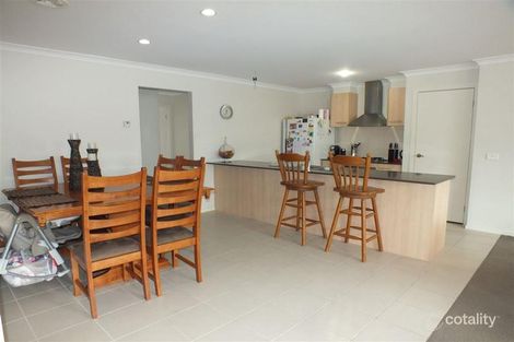 Property photo of 36 Victoria Place Pakenham VIC 3810