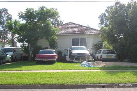 37 Rowley St, Pendle Hill, NSW 2145