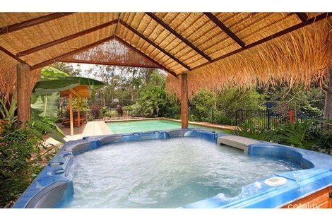 42 Sugars Rd, Bellbowrie, QLD 4070