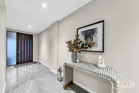 Property photo of 7 Wheelwright Street Clyde North VIC 3978