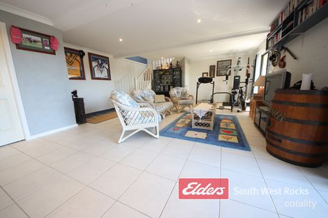 Property photo of 11 Dolphin Crescent South West Rocks NSW 2431