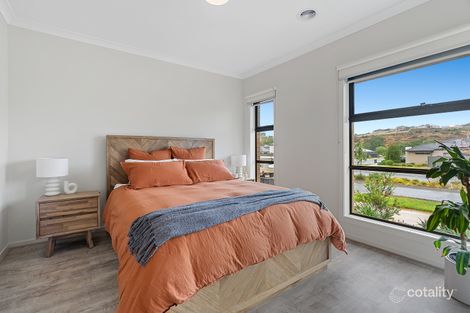 Property photo of 20 Adelong Way Bacchus Marsh VIC 3340