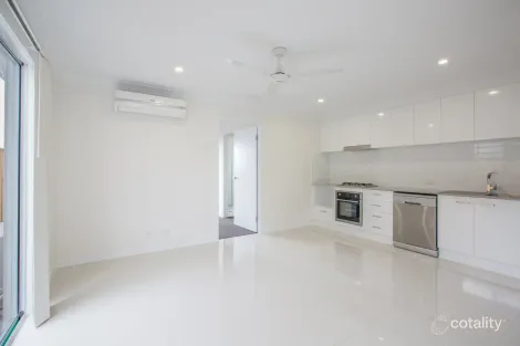 Property photo of 2/43 Lauenstein Crescent Pimpama QLD 4209