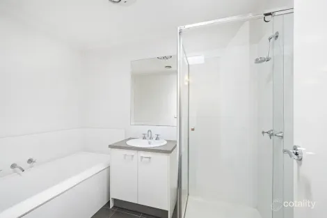Property photo of 10 Amana Drive Alfredton VIC 3350