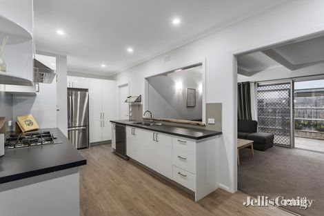 Property photo of 14 Lena Grove Kilsyth VIC 3137