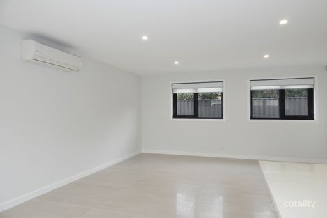 Property photo of 2/32 Storey Road Reservoir VIC 3073