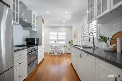 Property photo of 4 Araluen Avenue Mount Kembla NSW 2526