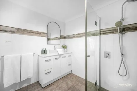 Property photo of 4 Araluen Avenue Mount Kembla NSW 2526