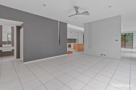 Property photo of 44 Waterline Crescent Bulimba QLD 4171