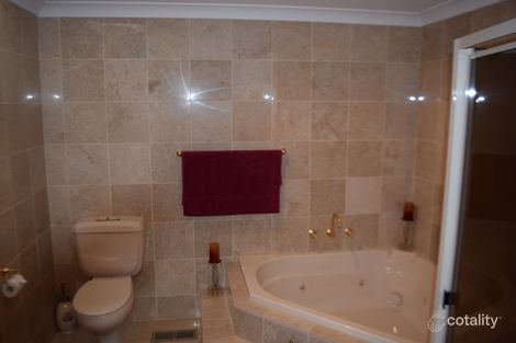 Property photo of 5 Glenwarrie Place Parkes NSW 2870