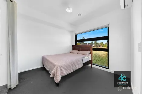 Property photo of 44 Yann Drive Wollert VIC 3750