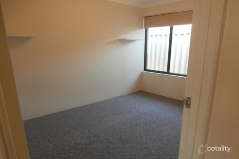 Property photo of 13 Turnbury Park Drive Jandakot WA 6164